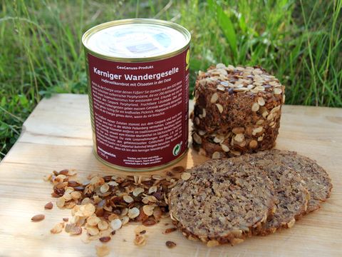 Blick auf das Brot "Kerniger Wandergeselle" vom Backhaus Peter Wentzlaff