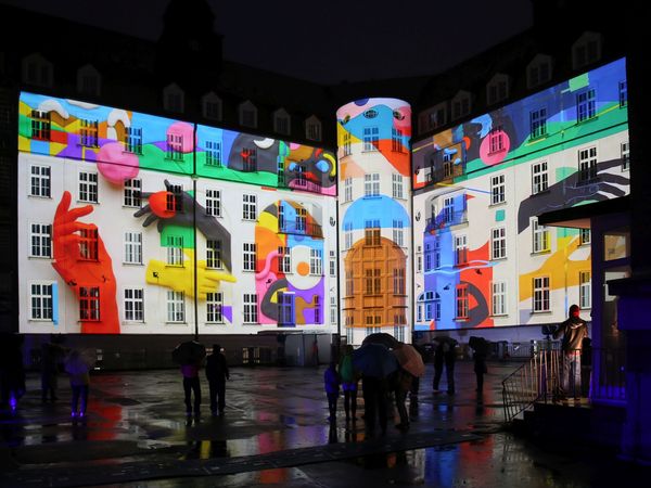Lichtfest Leipzig 2026: Der Aktenschrank von mammasOnica im Matthäikirchhof - Foto: Andreas Schmidt