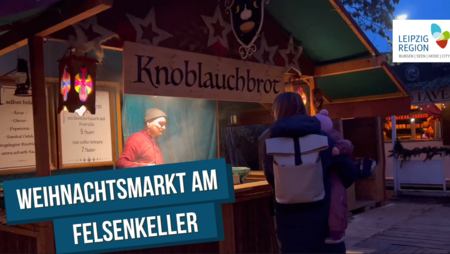 Auf dem Weihnachtsmarkt am Felsenkeller gibt es einen Stand mit Knoblauchbrot.