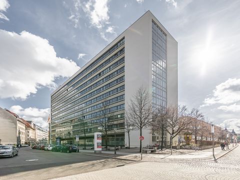 Das Bild zeigt das Adina Apartment Hotel Leipzig von außen.