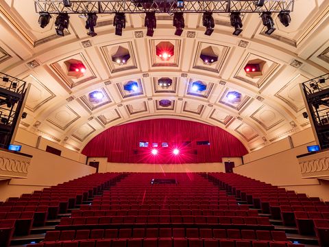 Theater Saal aus Sicht der Bühne
