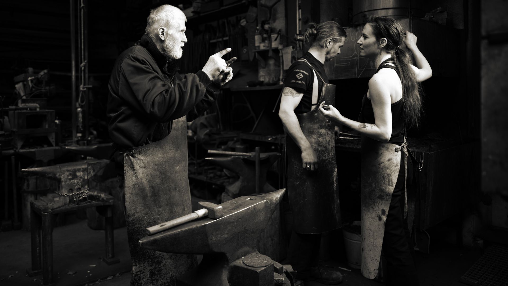 The family stands at their blacksmiths in Hohenprießnitz, regional products