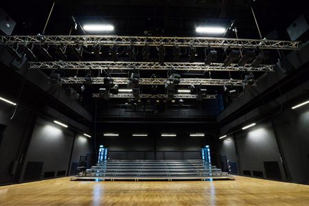 Blick auf die Zuschauertribüne im LOFFT Theater Leipzig auf dem Spinnereigelände in Plagwitz