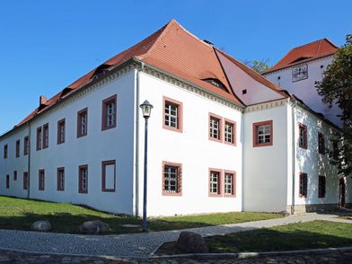 Markranstädt - Schloss Altranstädt, zu sehen ist eine Außenansicht des Gebäudes © LTM, Emilia Caruso