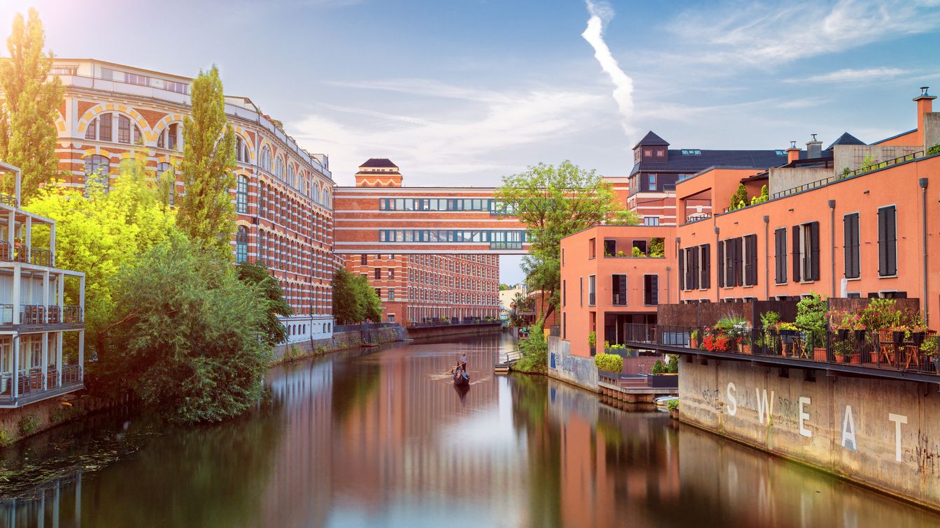 Blick auf den Karl-Heine-Kanal und die Buntgarnwerke im Leipziger Westen
