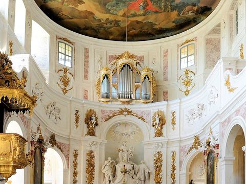 Die Schramm-Orgel in der Kapelle des Schloss Hubertusburg.