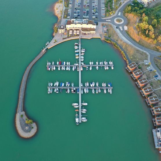 Blick auf das Ferienresort LAGOVIDA aus der Vogelperspektive.
