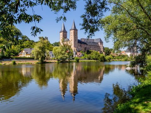 Blick auf das Schloss Rochlitz oberhalb der Zwickauer Mulde.