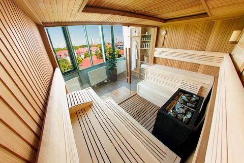 Saunabereich von RELAX plus mit Blick über die Stadt Leipzig