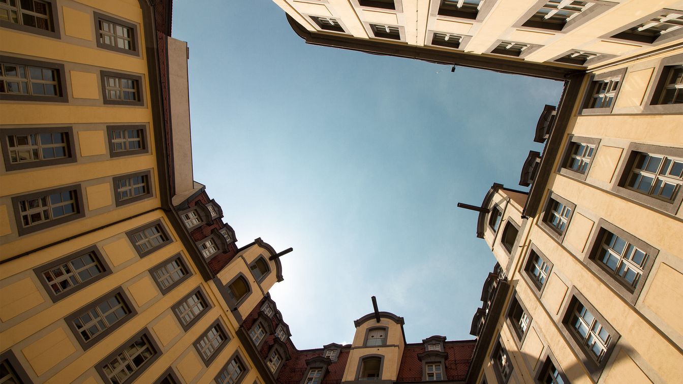Der Durchhof erinnert an die Mustermesse-Vergangenheit der Stadt.