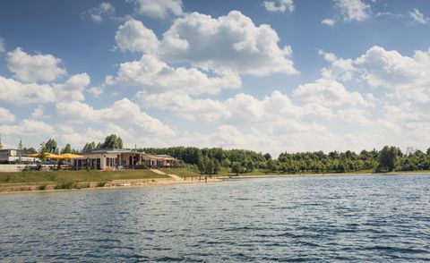 Der Sandstrand des Camp David Sport Resort by All-on-Sea am Ufer des Schladitzer Sees. 