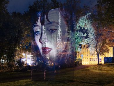 Lichtfest Leipzig 2025: Vanessa Hafenbrädl aus München mit ihrem Projekt „No Flag“ – Visualisierung