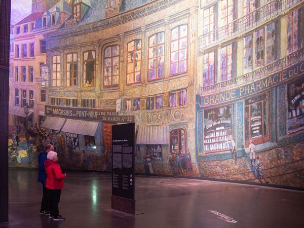Die Kathedrale von Monet - Panometer Leipzig Ausgangspunkt der Arbeit ist eine 6 x 2 Meter große Leinwand, auf der Yadegar Asisi die Kathedrale mit ihrem umliegenden Platz und Häusern malerisch rekonstruierte.