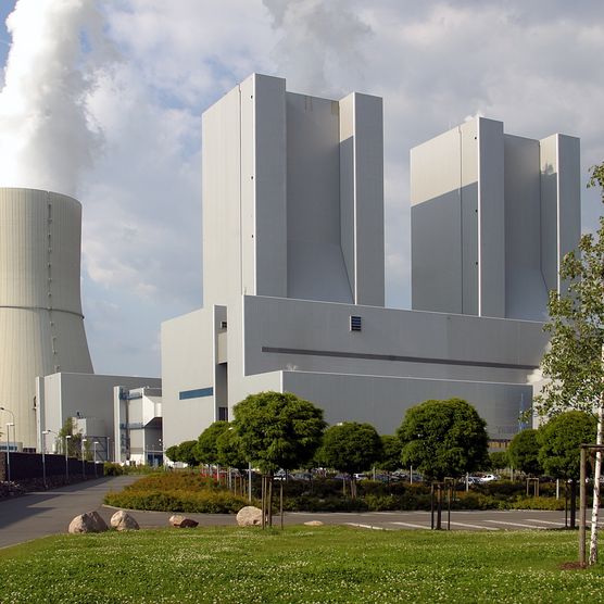 Außenansicht vom Kraftwerk Lippendorf