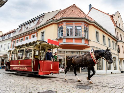 Die Pferdebahn in Döbeln befördert heute Besucher einen Kilometer durch die Altstadt.