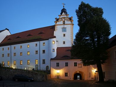 Colditz - Innenhof von Schloss Colditz, zu sehen ist eine Abendaufnahme des beleuchteten Innenhofes des Schlosses Colditz © Andreas Schmidt